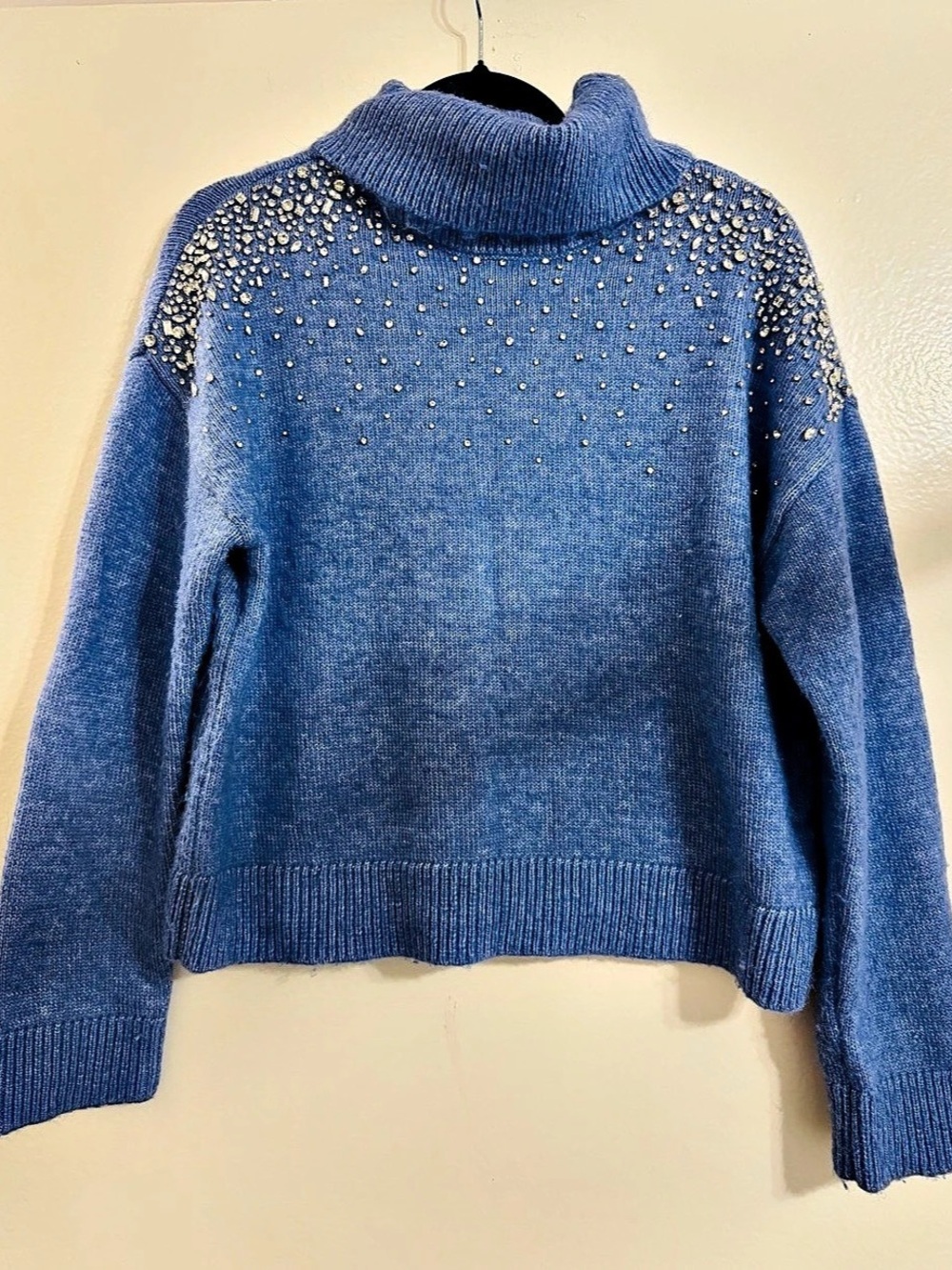 White House Black Market Embellished Turtleneck in Lavender/Blue Size Medium - L